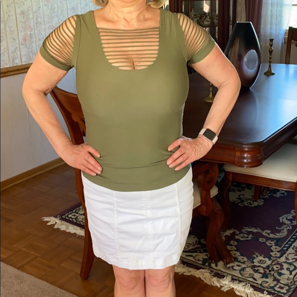 New Venus olive top